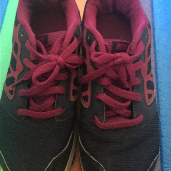 Nike Girls Sneakers - Picture 2 of 2